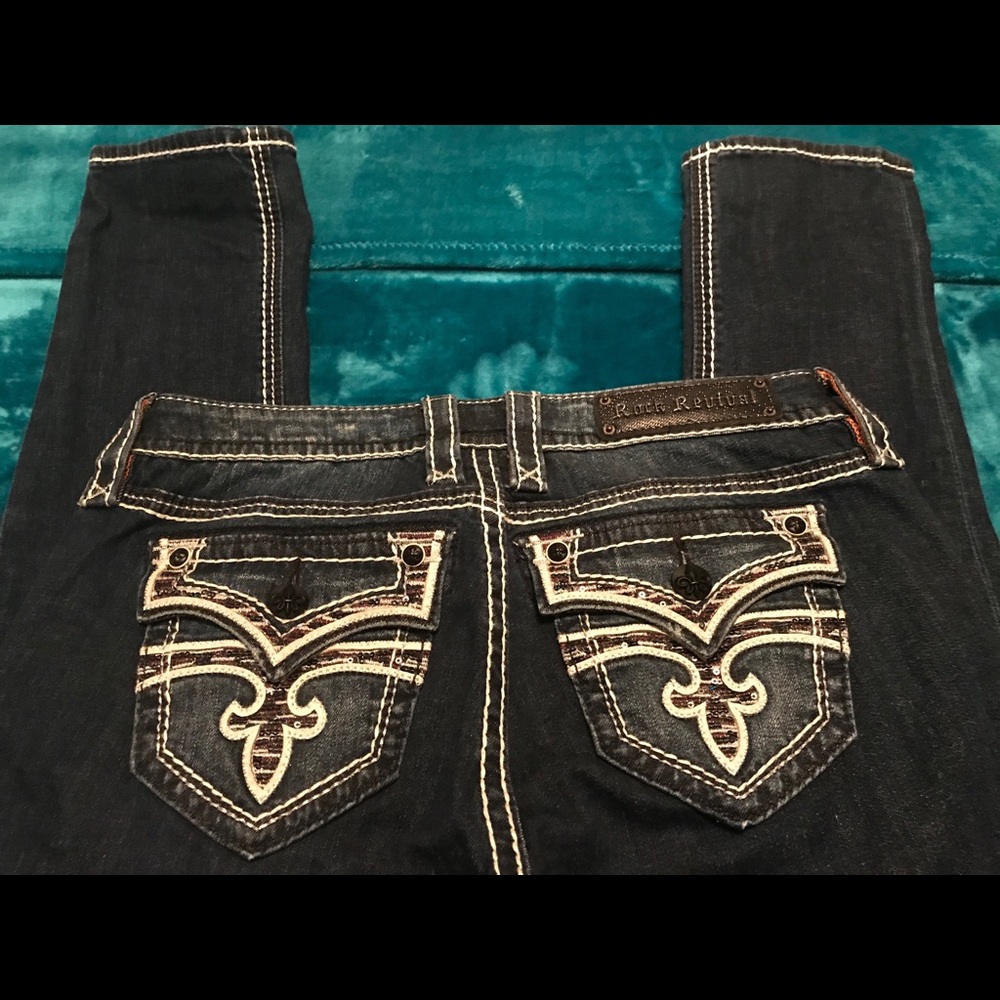Rock Revivals- Celine size 30 skinny EUC